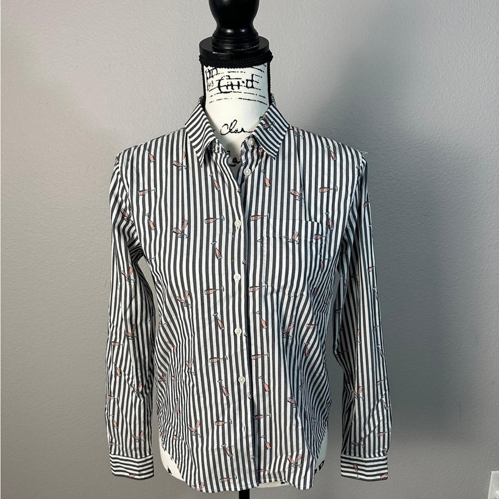 Banana Republic Champagne 🥂 Glass Button down - Picture 2 of 4